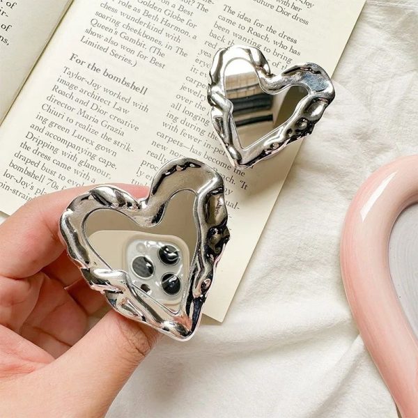 Luxurious Silver Heart Mirror Finger Grip for Smartphones - Image 2